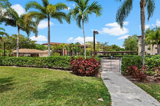 1301 SW 142nd Ave 104-H, Pembroke Pines, FL 33027