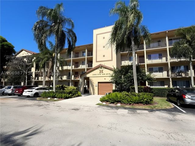 1301 SW 142nd Ave 104-H, Pembroke Pines, FL 33027
