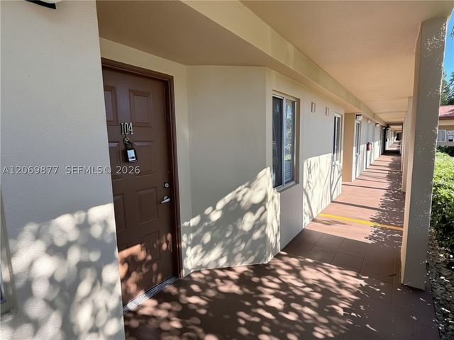 1301 SW 142nd Ave 104-H, Pembroke Pines, FL 33027