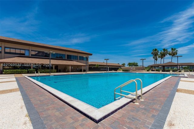 1301 SW 142nd Ave 104-H, Pembroke Pines, FL 33027