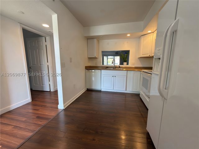 1301 SW 142nd Ave 104-H, Pembroke Pines, FL 33027