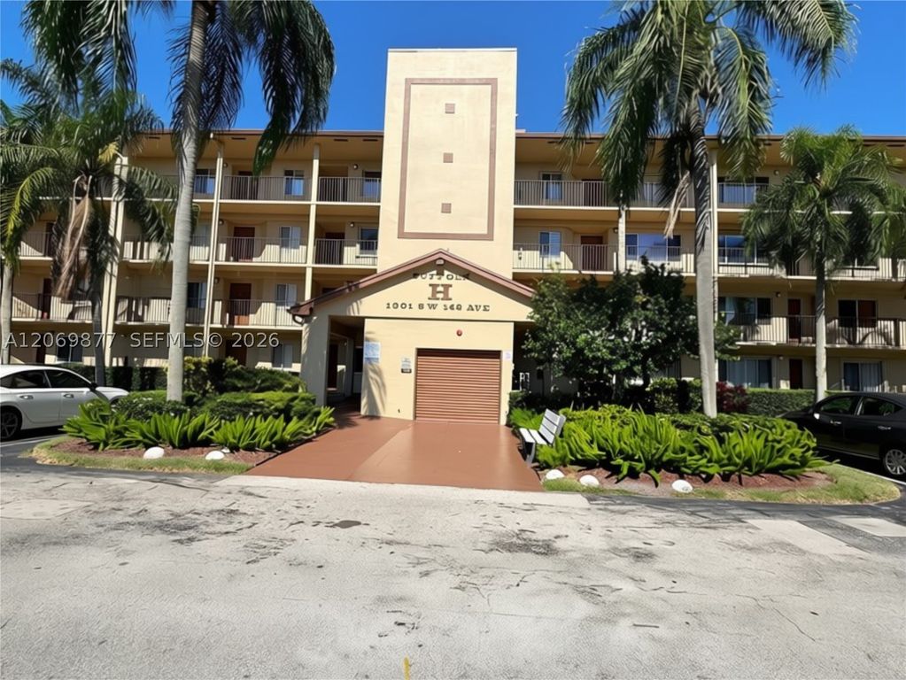 1301 SW 142nd Ave 104-H, Pembroke Pines, FL 33027