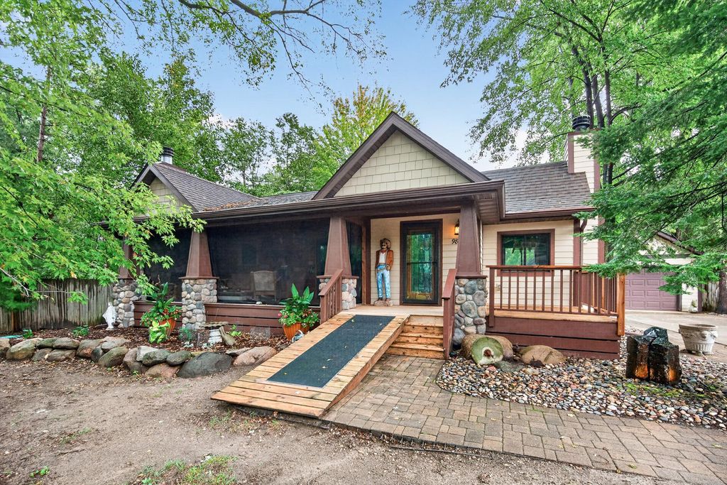 9845 Brookside Avenue, Bloomington, MN 55431 — exterior