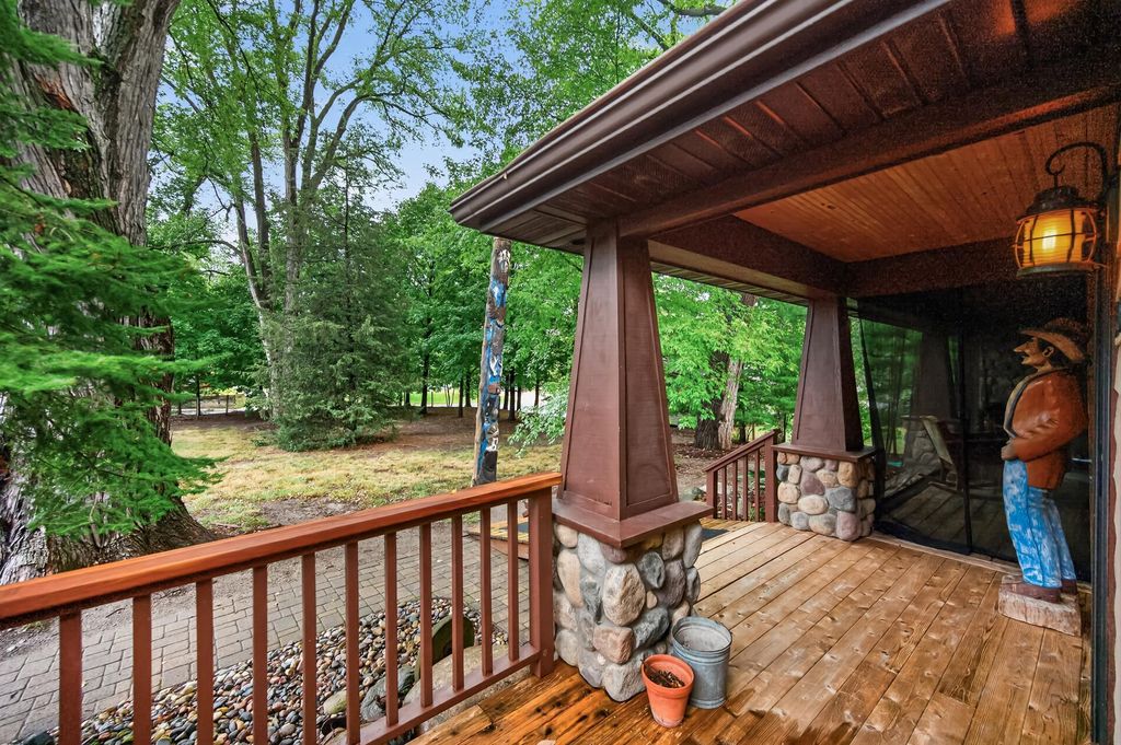 9845 Brookside Avenue, Bloomington, MN 55431 — photo 2