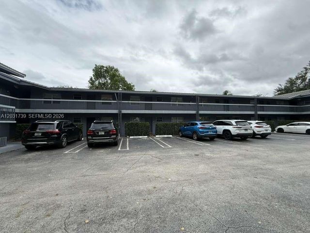 8982 W Sample Rd 204, Coral Springs, FL 33065