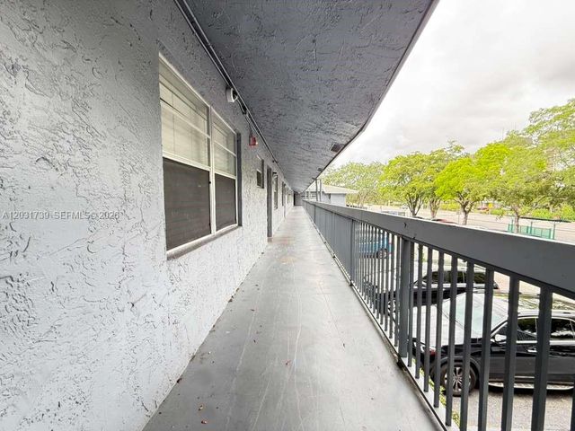 8982 W Sample Rd 204, Coral Springs, FL 33065