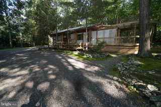1995 OLD WOODS RD, Green Lane, PA 18054