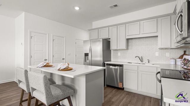 206 Kenmore Circle, Perry, GA 31069