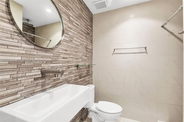 776 NE 74th St 0, Miami, FL 33138