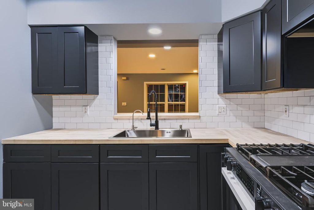 425 EUCLID AVE, TRENTON, NJ 08609 — exterior