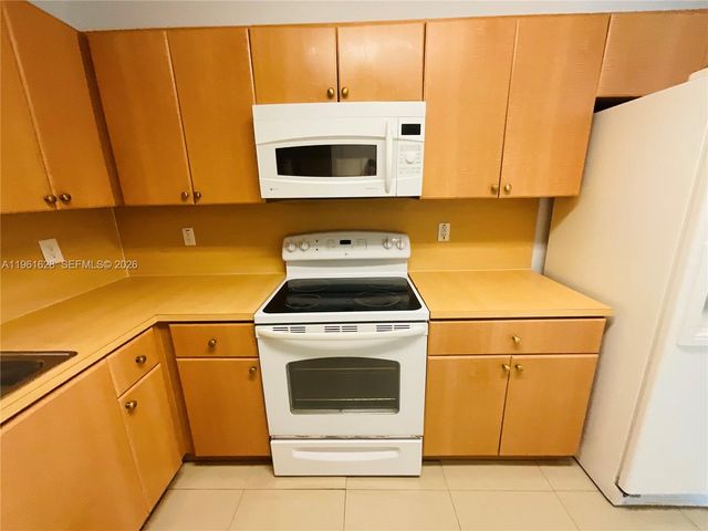 10901 NW 88th Ter 806, Doral, FL 33178