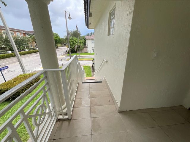10901 NW 88th Ter 806, Doral, FL 33178
