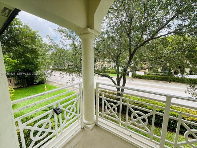 10901 NW 88th Ter 806, Doral, FL 33178