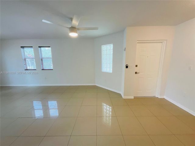 10901 NW 88th Ter 806, Doral, FL 33178