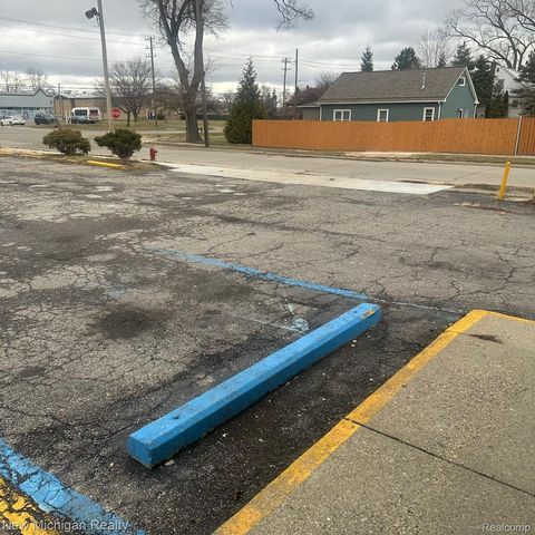 5102 9 Mile Rd, Warren, MI 48091