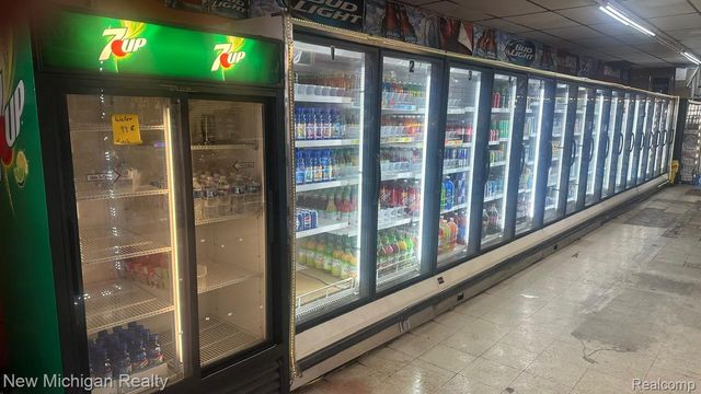 5102 9 Mile Rd, Warren, MI 48091