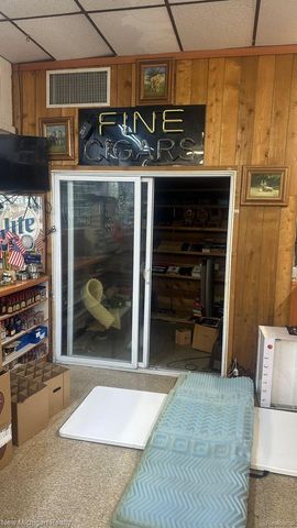 5102 9 Mile Rd, Warren, MI 48091