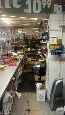 5102 9 Mile Rd, Warren, MI 48091