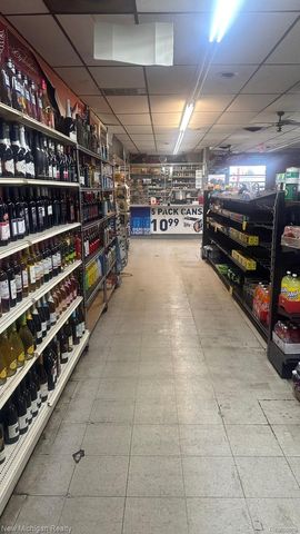 5102 9 Mile Rd, Warren, MI 48091