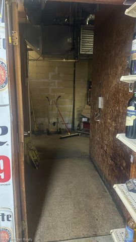 5102 9 Mile Rd, Warren, MI 48091