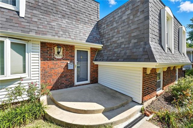 9201 Goddard Street, Overland Park, KS 66214