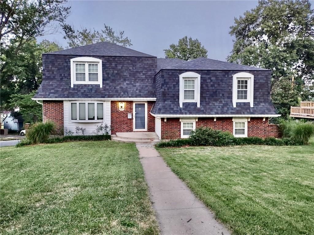9201 Goddard Street, Overland Park, KS 66214