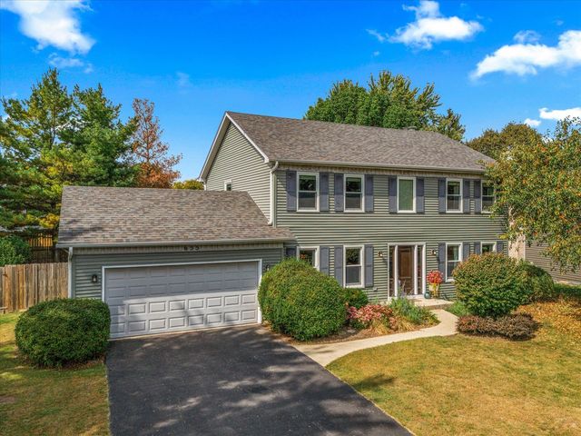 655 Blackhawk Drive, Batavia, IL 60510