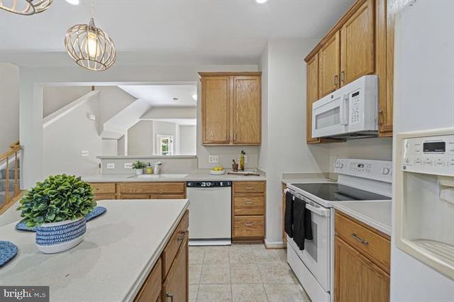 409 MONROE POINT DR, Colonial Beach, VA 22443