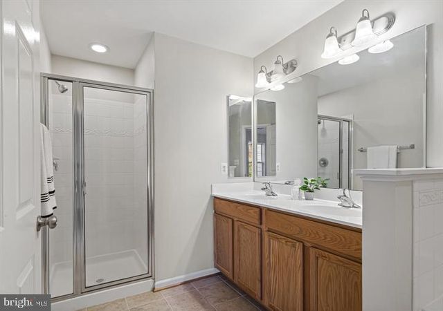 409 MONROE POINT DR, Colonial Beach, VA 22443