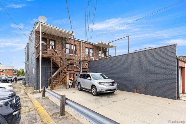 10303 W Warren Avenue, Dearborn, MI 48126