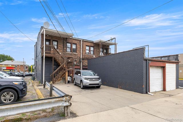 10303 W Warren Avenue, Dearborn, MI 48126