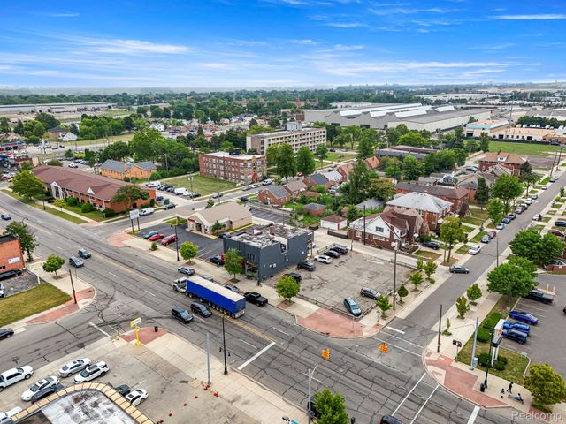 10303 W Warren Avenue, Dearborn, MI 48126