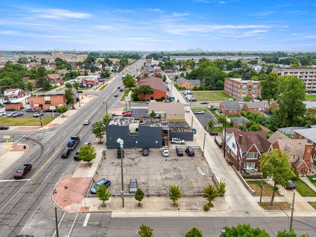 10303 W Warren Avenue, Dearborn, MI 48126