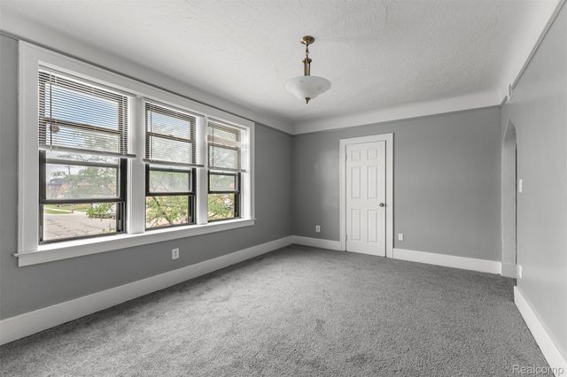 10303 W Warren Avenue, Dearborn, MI 48126