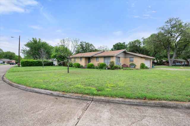 2266 Myrtlewood Drive, Dallas, TX 75232