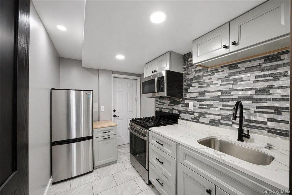 3410 Kingsland Avenue, Bronx, NY 10469 — photo 4