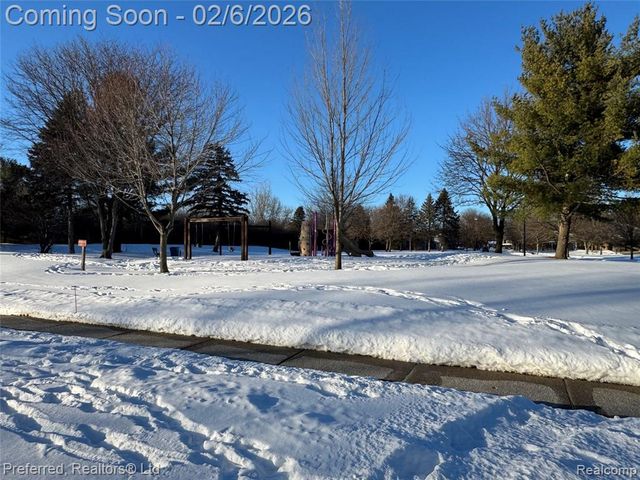 5736 Rothbury Court, Ypsilanti, MI 48197