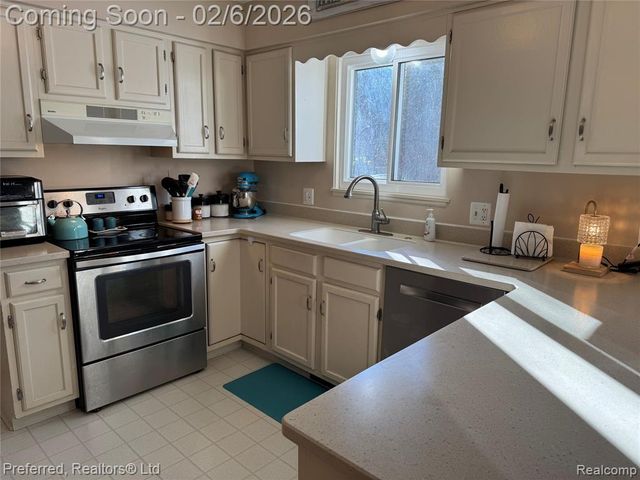 5736 Rothbury Court, Ypsilanti, MI 48197