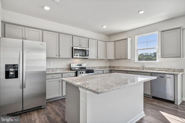 100 LIBERTY LN, Keswick, VA 22947