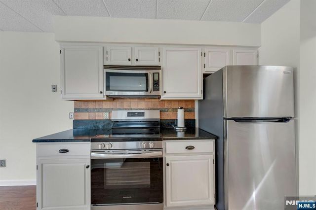 290 Anderson Street 6F, Hackensack, NJ 07601