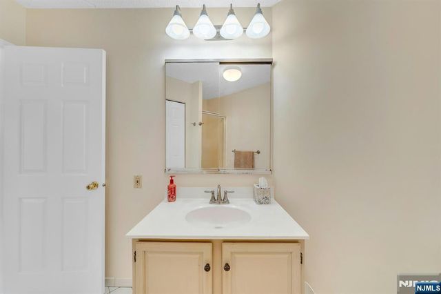 290 Anderson Street 6F, Hackensack, NJ 07601