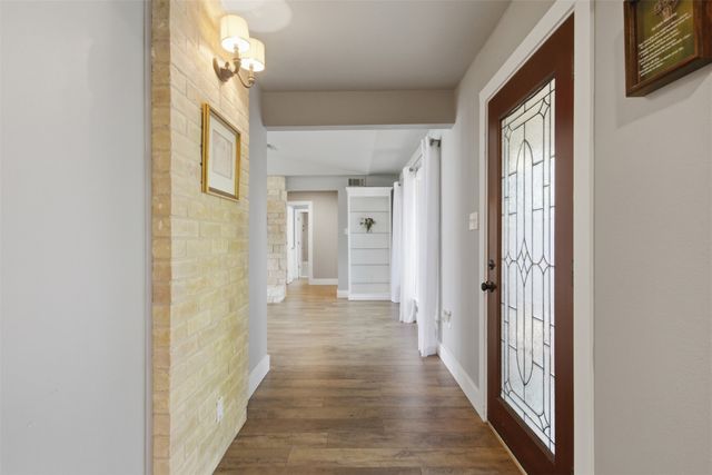 3217 Golfing Green, Farmers Branch, TX 75234