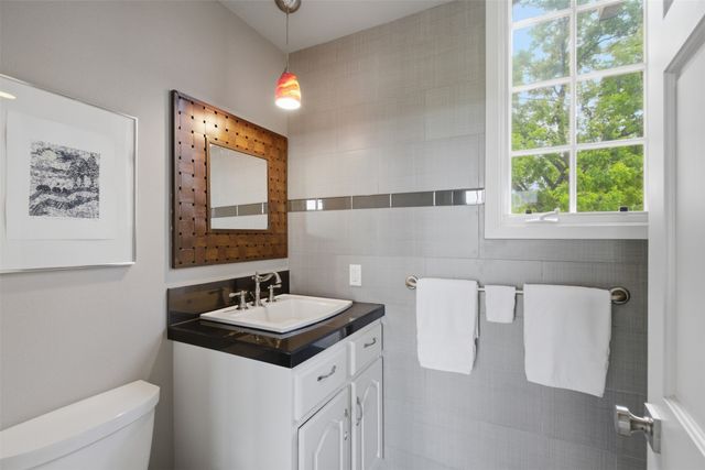 3217 Golfing Green, Farmers Branch, TX 75234