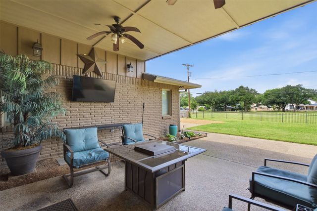3217 Golfing Green, Farmers Branch, TX 75234