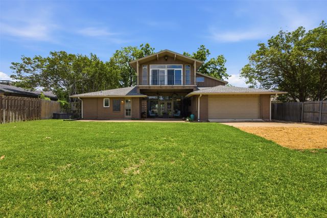 3217 Golfing Green, Farmers Branch, TX 75234