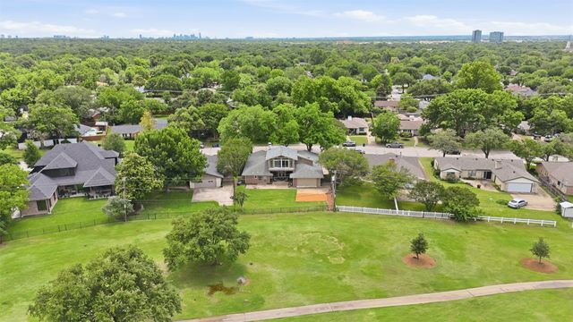 3217 Golfing Green, Farmers Branch, TX 75234