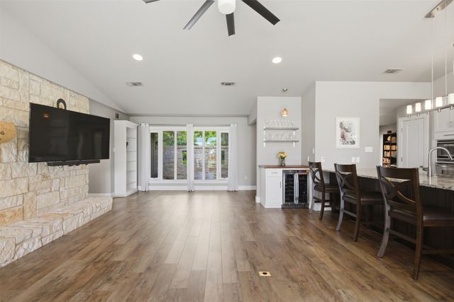 3217 Golfing Green, Farmers Branch, TX 75234