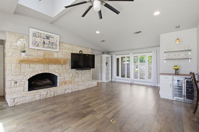 3217 Golfing Green, Farmers Branch, TX 75234
