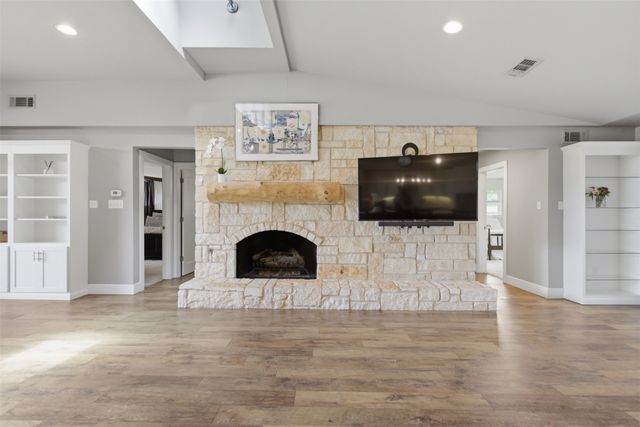 3217 Golfing Green, Farmers Branch, TX 75234
