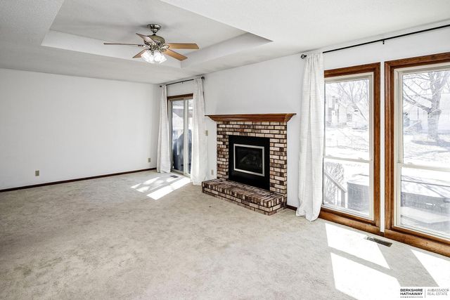 21479 Brentwood Road, Elkhorn, NE 68022